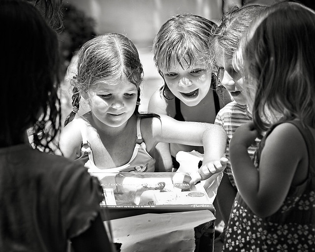 8 Ideas that Will Help You Make Better Candid Photos Light Stalking