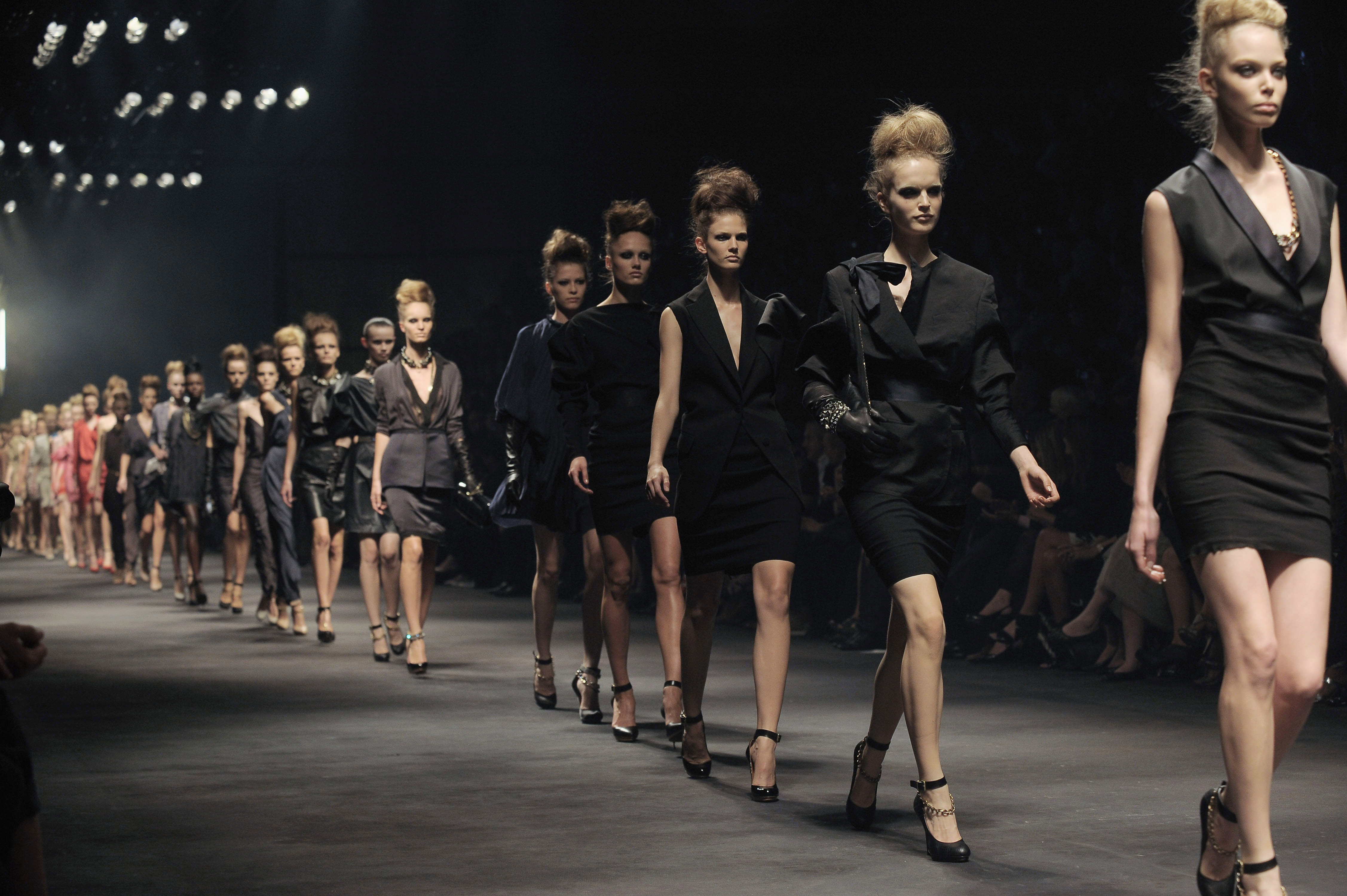 The Role of WireImage in Fashion Show Coverage