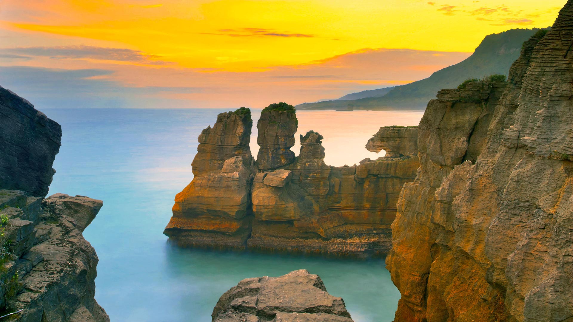 Bing HD Wallpaper Aug 25 2020 Punakaiki on South Island New Zealand 