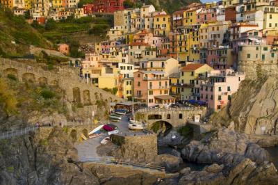 Beautiful shot of Manarola with colorful apartment buildings – Free Stock Photo Download