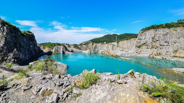 Beautiful Lake Surrounded by Majestic Mountains – Free Stock Photo Download