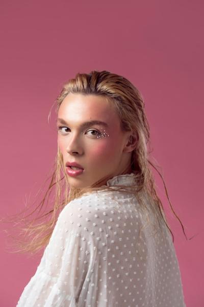 Medium shot model with long hair