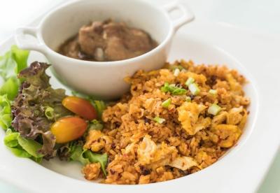 Fried rice with steamed pork ribs