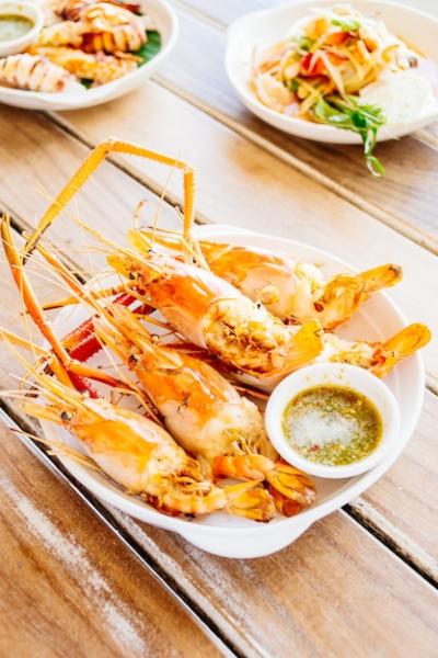 Grilled prawns with spicy seafood sauce – Free Stock Photo Download