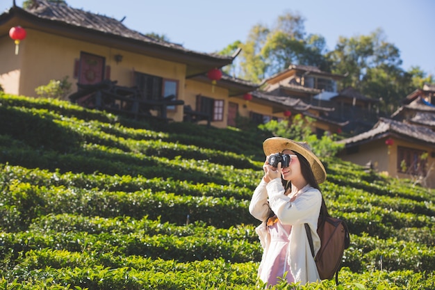 Female Tourists Capturing the Atmosphere – Free Stock Photos