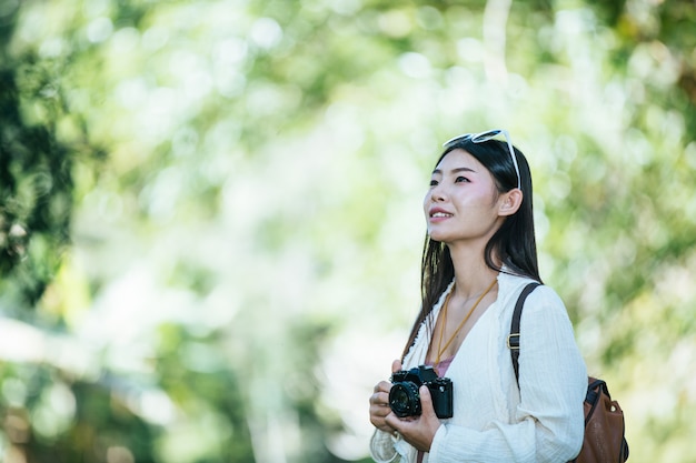 Female Tourists Capturing the Atmosphere – Free Stock Photo Downloads