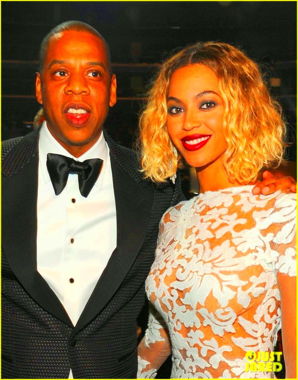 Celeb Diary Beyonce posing with her husband Jay Z in the audience at 