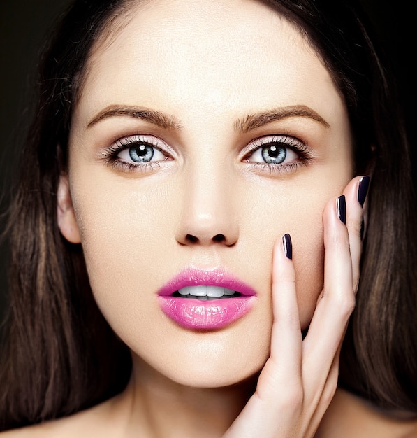 High Fashion Beauty Portrait of Caucasian Woman with Nude Makeup and Colorful Pink Lips – Free Stock Photo for Download