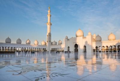 Famous Sheikh Zayed White Mosque in Abu Dhabi, UAE – Free Stock Photo Download