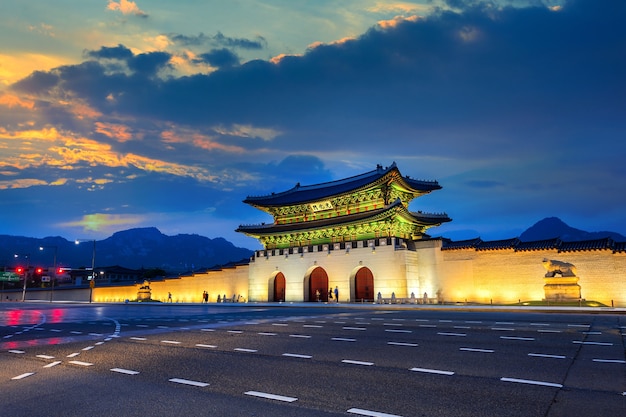 Gyeongbokgung Palace at Sunset with Car Lights in Seoul, South Korea – Free Stock Photo Download