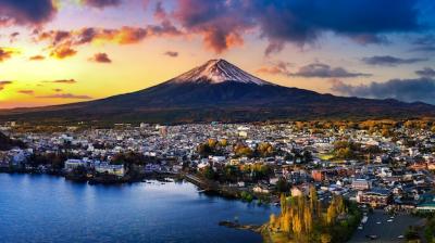 Stunning Autumn Sunset Over Fuji Mountain and Kawaguchiko Lake in Yamanashi, Japan – Free to Download