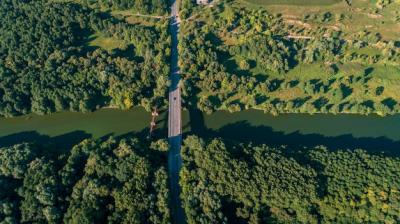 Stunning Top View of a Bridge – Free Stock Photo for Download