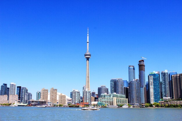 Explore the Iconic CN Tower in Toronto – Free Download