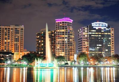 Experience the Charm of Orlando Downtown at Dusk – Free Download