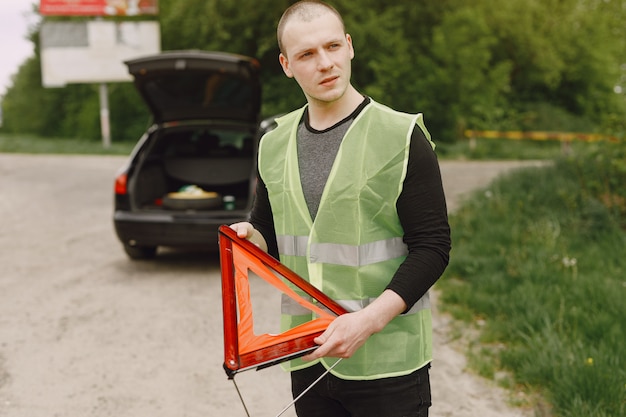 Car Troubles with Warning Triangle – Free Stock Photo for Download