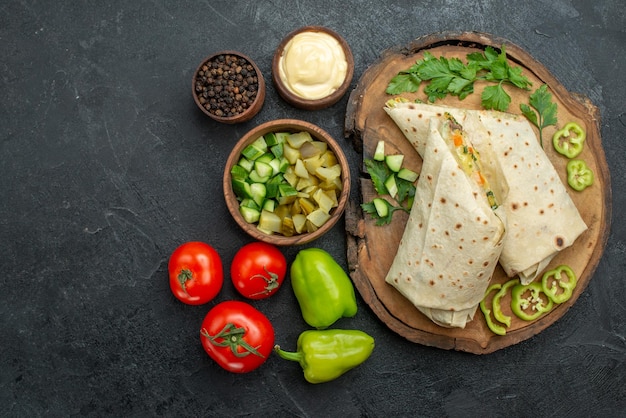 Delicious Top View of Sliced Shaurma Salad Sandwich with Fresh Vegetables – Free Stock Photo Download