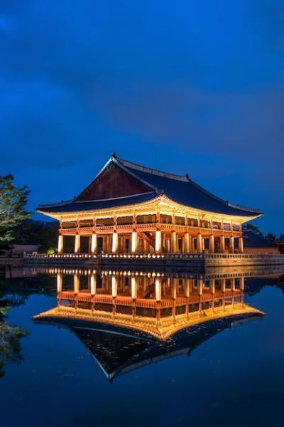 Stunning Night View of Gyeongbokgung Palace in Seoul, Korea – Free Download