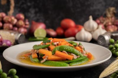 Stir Fried Green Peas with Minced Pork and Carrots – Free Stock Photo for Download