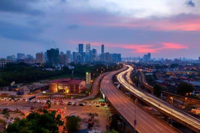 Kuala Lumpurâs Iconic KLCC Towers – Free Download Stock Photo