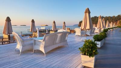 Scenic Beach View with Sun Beds and Umbrellas in Tekirova-Kemer, Turkey – Free Download