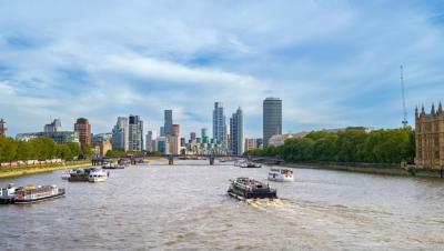 Canary Wharf District in London: Stunning View from Westminster Bridge – Free Stock Photo Download