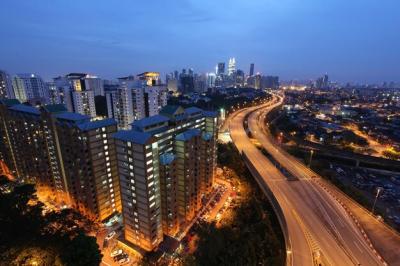 Illuminated Kuala Lumpur at Night – Free Stock Photo for Download