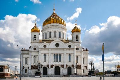 The Cathedral of Christ the Saviour Against a Blue Sky with Clouds in Moscow, Russia – Free Stock Photo for Download