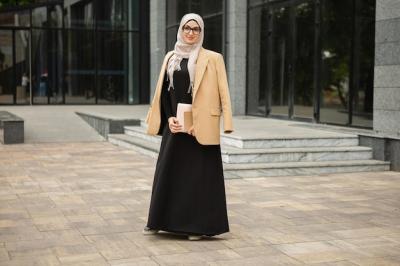 Modern Stylish Muslim Woman in Hijab on City Street – Free Stock Photo, Download Free