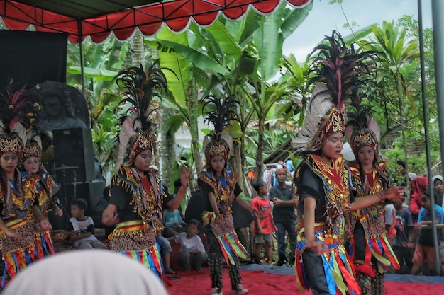 Indonesian Traditional Javanese Dance Topeng Ireng Art – Free Download