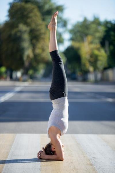 Salamba Shirshasana Street Yoga – Free Download, Stock Photo Available for Free