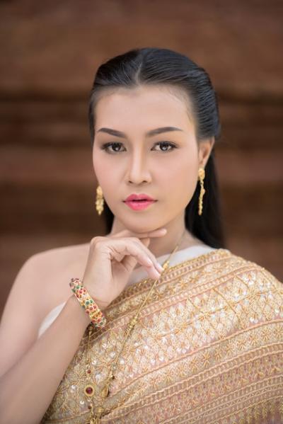 Beautiful Woman in Traditional Thai Dress – Free Download