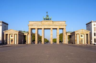 Brandenburg Gate Panorama in Berlin – Free Download