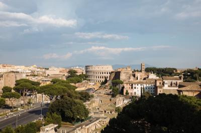 Panoramic View of Rome Featuring the Roman Forum and Colosseum – Free Stock Photos for Download