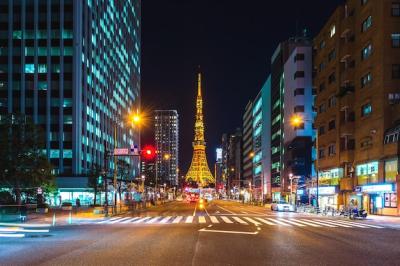 Nighttime Traffic and Tokyo Tower in Tokyo, Japan – Free to Download