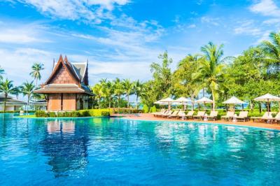 Small House by the Pool – Free Stock Photo, Download for Free