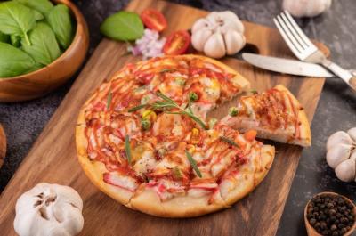 Wooden Plate Pizza – Download Free Stock Photo