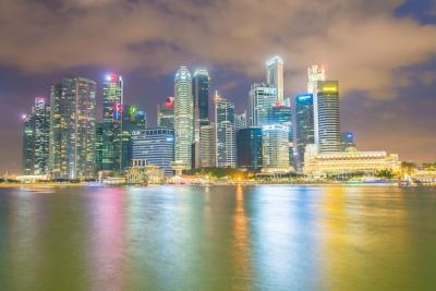 Modern Waterfront Landmark at Dusk – Free Stock Photo for Download