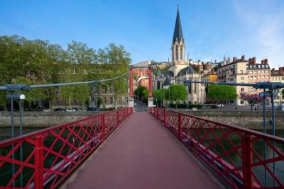 Red Footbridge Over the Saone River in the Morning – Free to Download