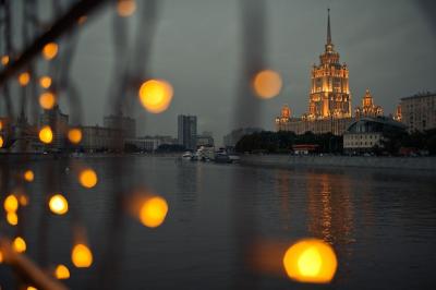 Explore Stunning Lamps in Shiny Moscow-City – Free Download