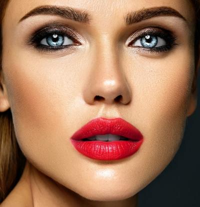 Sensual Glamour Portrait of a Beautiful Woman Model with Fresh Makeup and Red Lips – Free Download