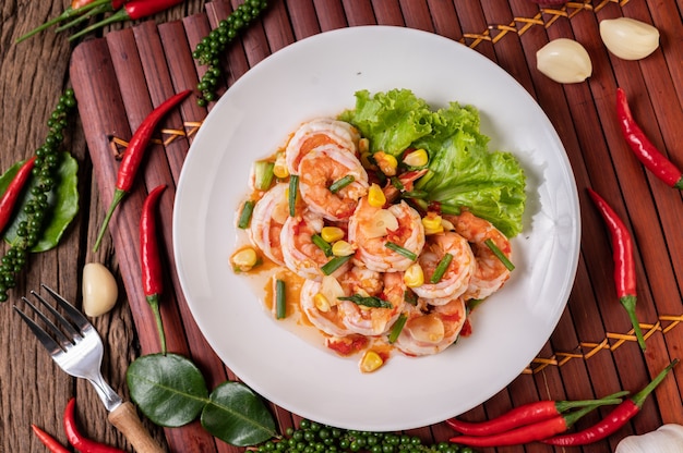 White Shrimp Salad with Lettuce, Corn, and Scallions – Free Download