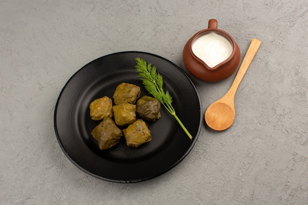 Delicious Dolma with Meat and Yogurt on a Grey Background – Free Stock Photo for Download