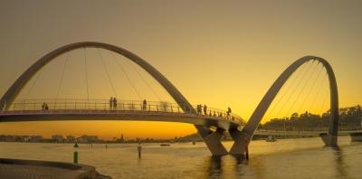 Stunning Ferris Wheel Sunset Over Sky – Free Download