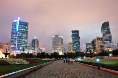 Discover Stunning Shanghai at Night with Urban Skyscrapers and Vibrant Lights – Free Download