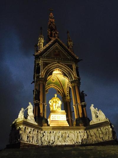 Stunning Low Angle View of a Temple Against the Sky – Free Download