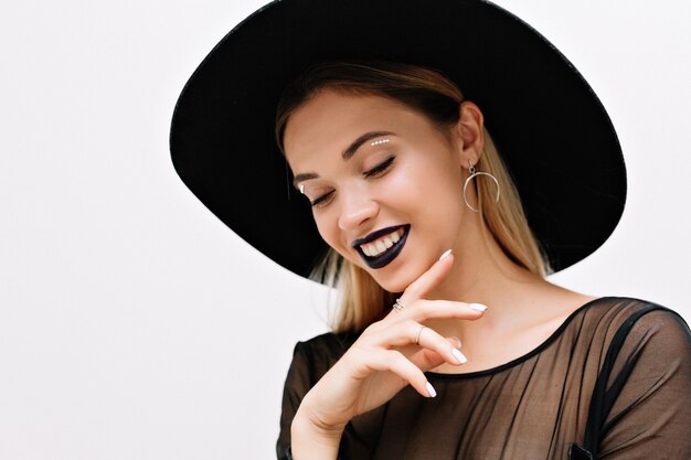 Charming Woman with Black Lipstick and Hat – Free to Download