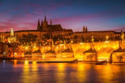 Stunning Illuminated City at Waterfront – Free Stock Photo for Download