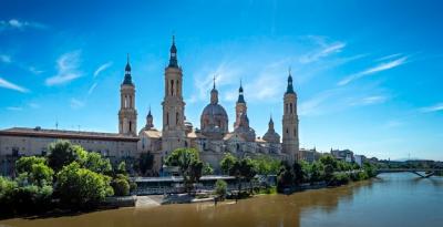 Basilica del Pilar Zaragoza and the Ebro River – Free Stock Photos for Download