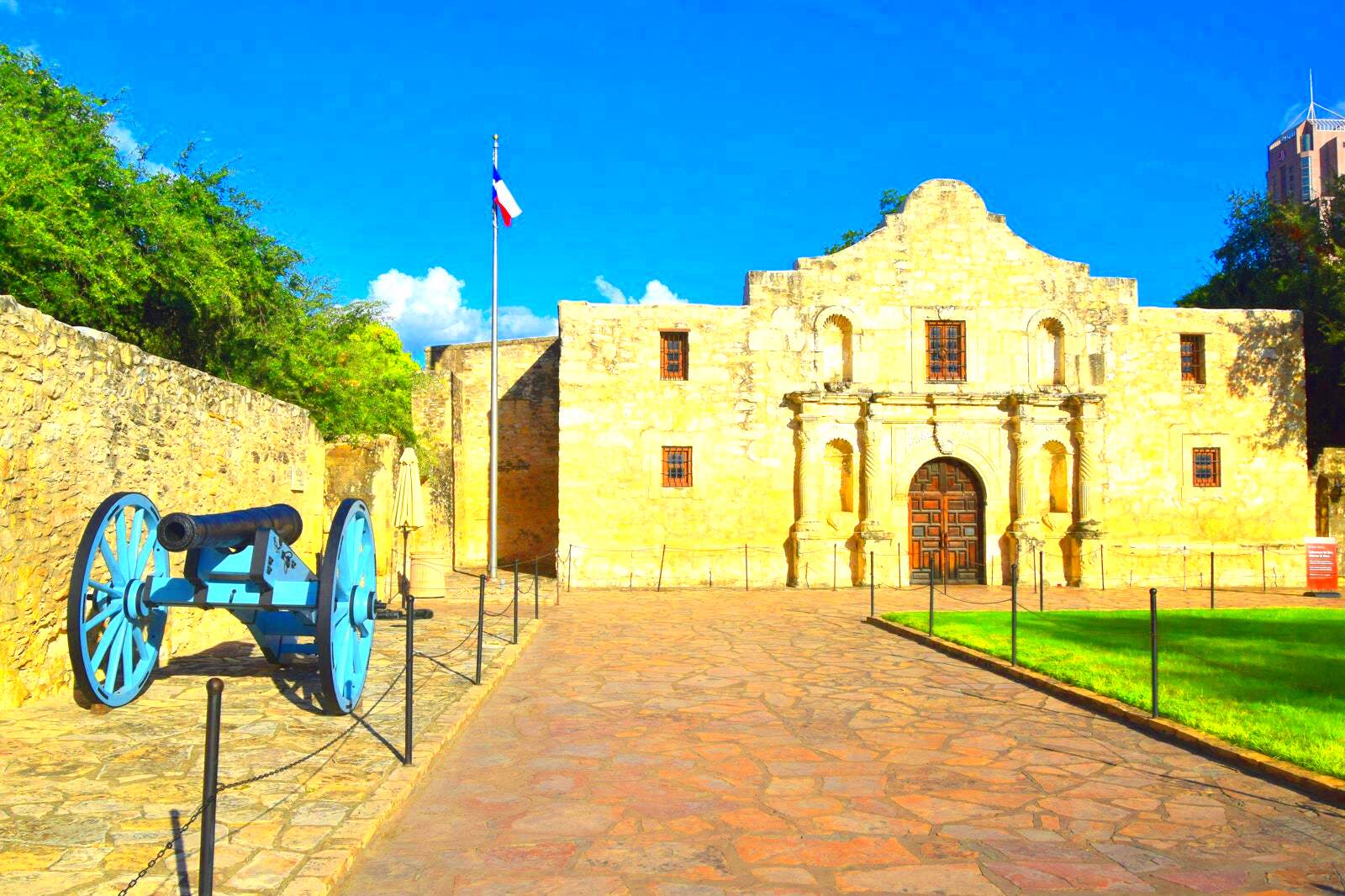 The Alamo in San Antonio A Historic Texan Landmark Go Guides