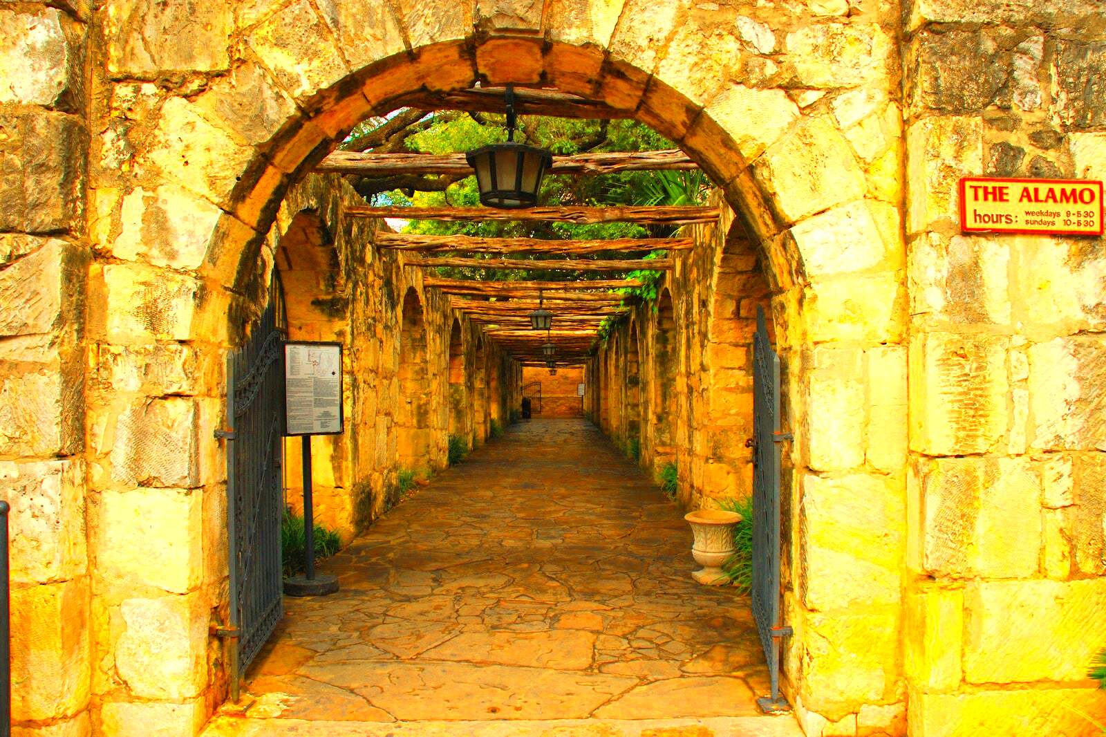 The Alamo in San Antonio A Historic Texan Landmark Go Guides